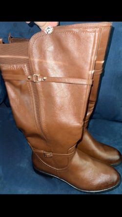 Woman’s Boots Brand New