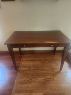 Computer desk/ Table