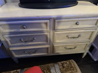 F ench-Style Antique Dressers & Matching Nightstand - Beautiful Set!