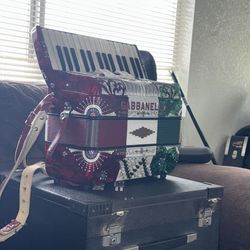 GABBANELLI ACORDION 5 Registros Like New Con Bajos Canelos