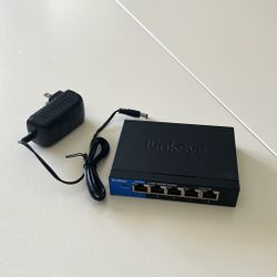 EXCELLENT CONDITION LINKSYS 5 PORT GIGABIT SWITCH