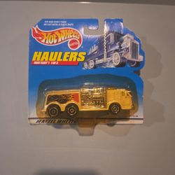 Hot Wheels  HAULERS  HEAT FLEET 