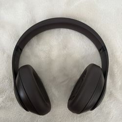 Beats Studio Pro - Wireless Noise Cancelling Over the Ear Headphones -Deep Brown