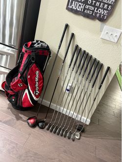 GOLF SET TaylorMade Bag Driver 3 Wood Tommy Armour 3-PW Odyssey Putter Balls Tees ++++