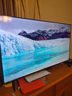 Large Flat Screen LED TV 43 inch TLC