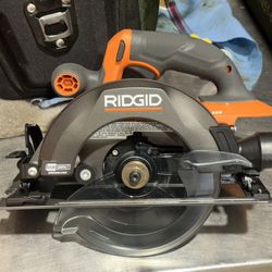 Rigid 18v Subcompact brushless 6 1/2 In Circular Saw