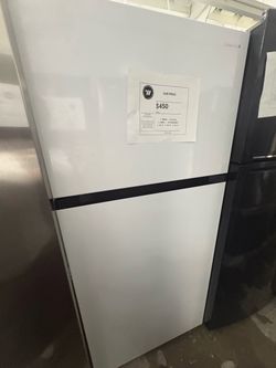 Hisense Top-Freezer Refrigerator White