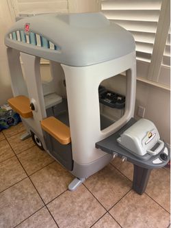 Little Tykes Camper- Step 2