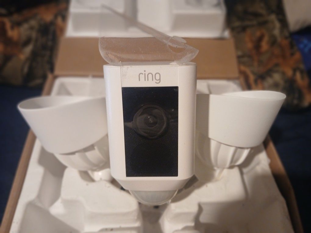 Spotlight Motion Sensor With Ring Camera