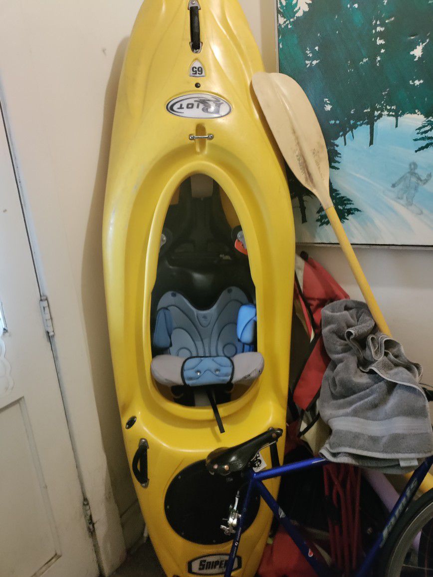 Kayak For Sale With Skirt And Paddle