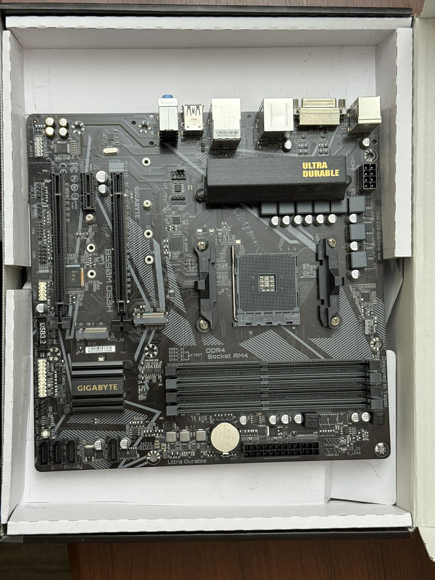 B550 Gigabyte DS3H motherboard AM4 socket