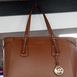 Micheal KORS purse 