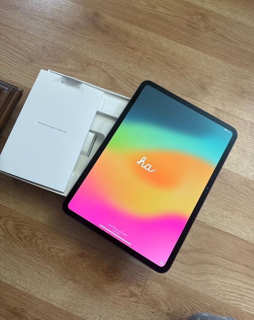 Apple iPad Pro 11 (M4) 256GB  Excellent Condition - space grey