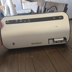 FoodSaver Vacuum Sealer VS2270