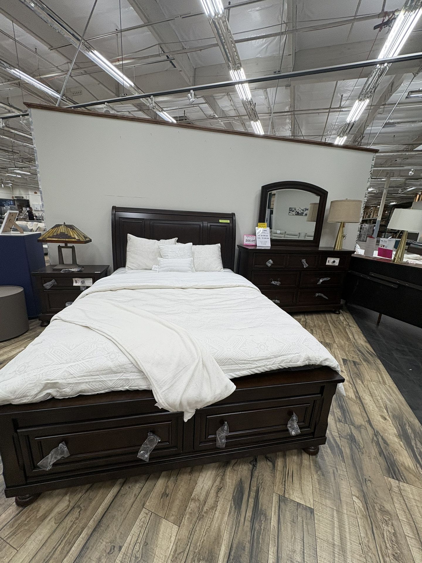 Queen 4PC Solid Wood Bedroom Set