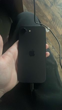 Apple iPhone 16e black