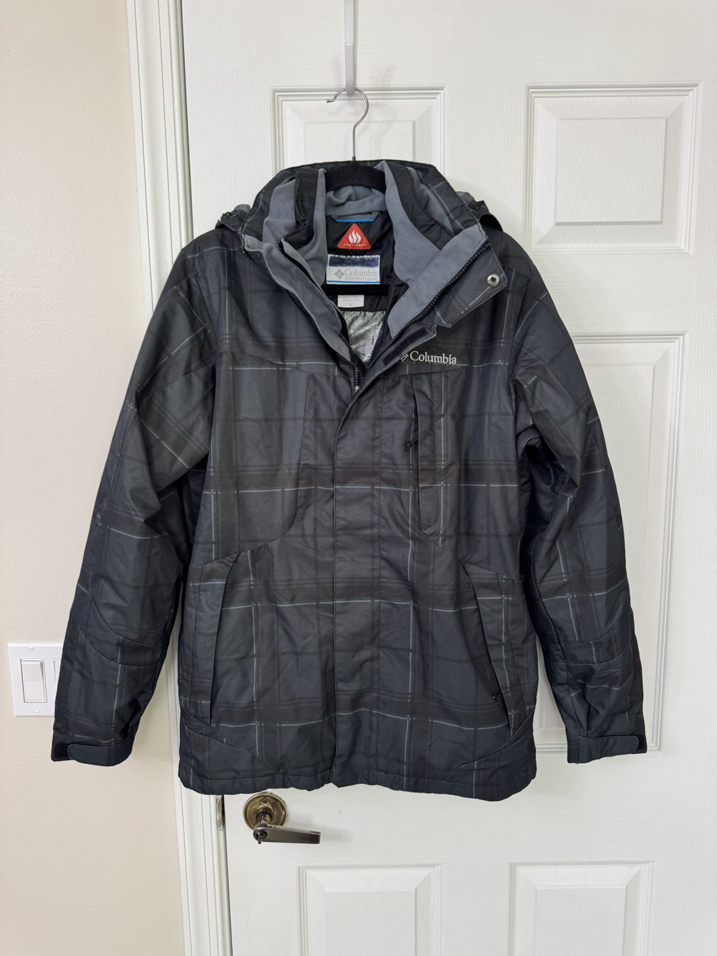 Men’s size small Columbia Omni heat three in one winter ski/snowboard jacket like new condition in Weston