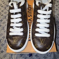 Louis Vuitton Women Sneakers 