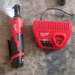 Milwaukee M12 Ratchet 3/8 Kit Complete NEW 