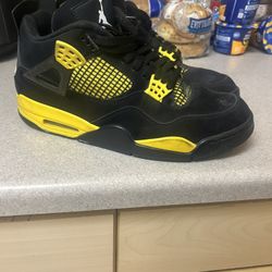 Jordan 4 Retro Thunders