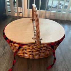 Cute Picnic Time Country Handwoven Wicker Picnic Basket