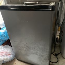 Mini Fridge 