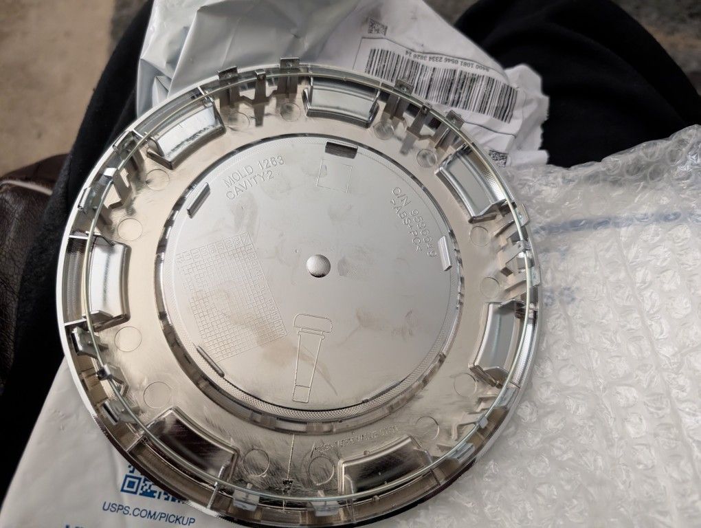 22 Inch Wheel Cap For a Cadillac Escalade