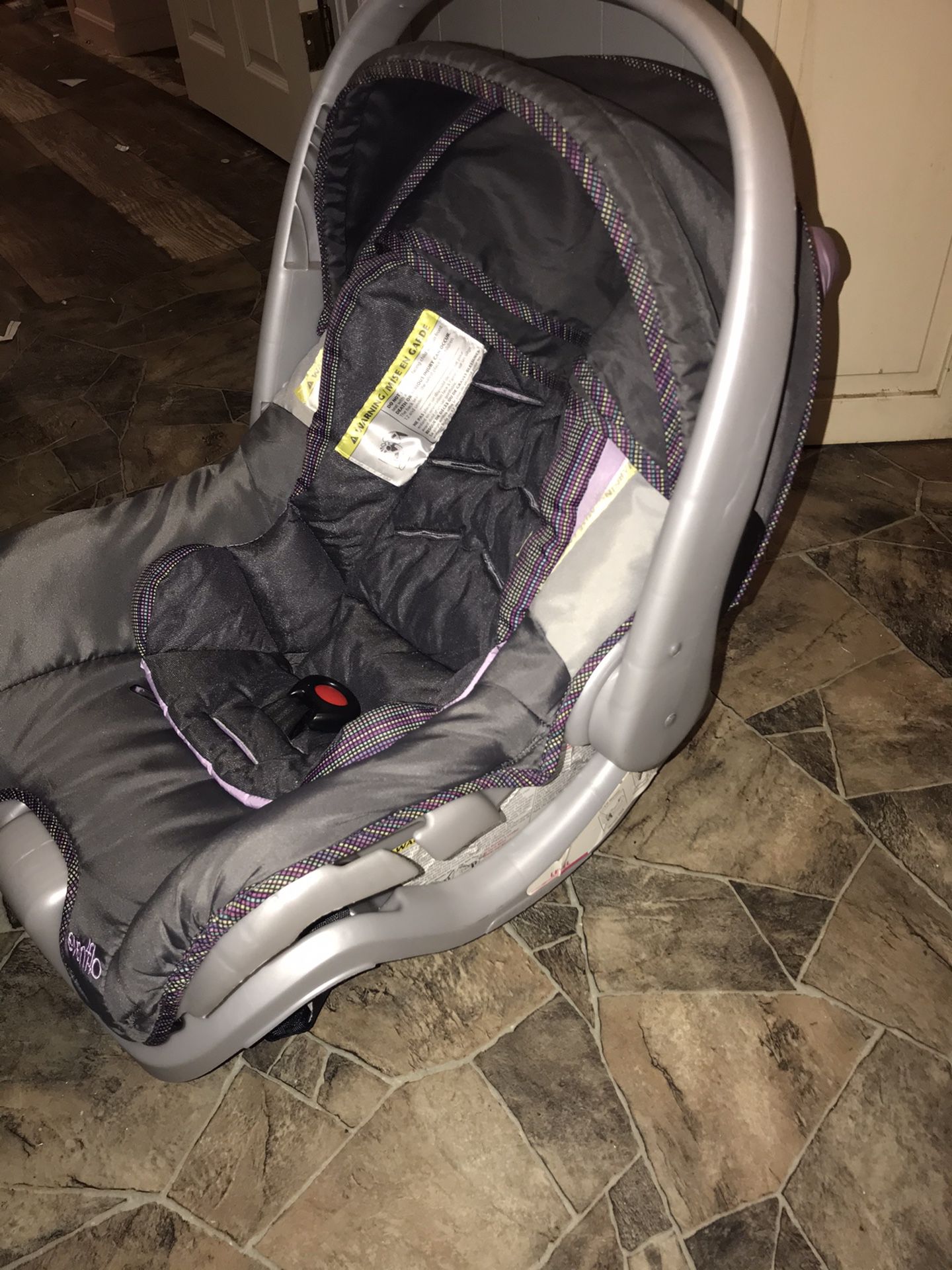 Kids car seat baby girl with base purple perfect condition