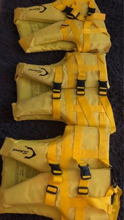 Life vest all 3 for 40$