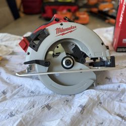 Milwaukee 18v 7-1/4” Circular Saw