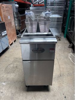 40 LB Gas Deep Fryer Commercial Restaurant Tube Burner NSF on Wheels Mainstreet cleaned and ready. Its Available!!!!