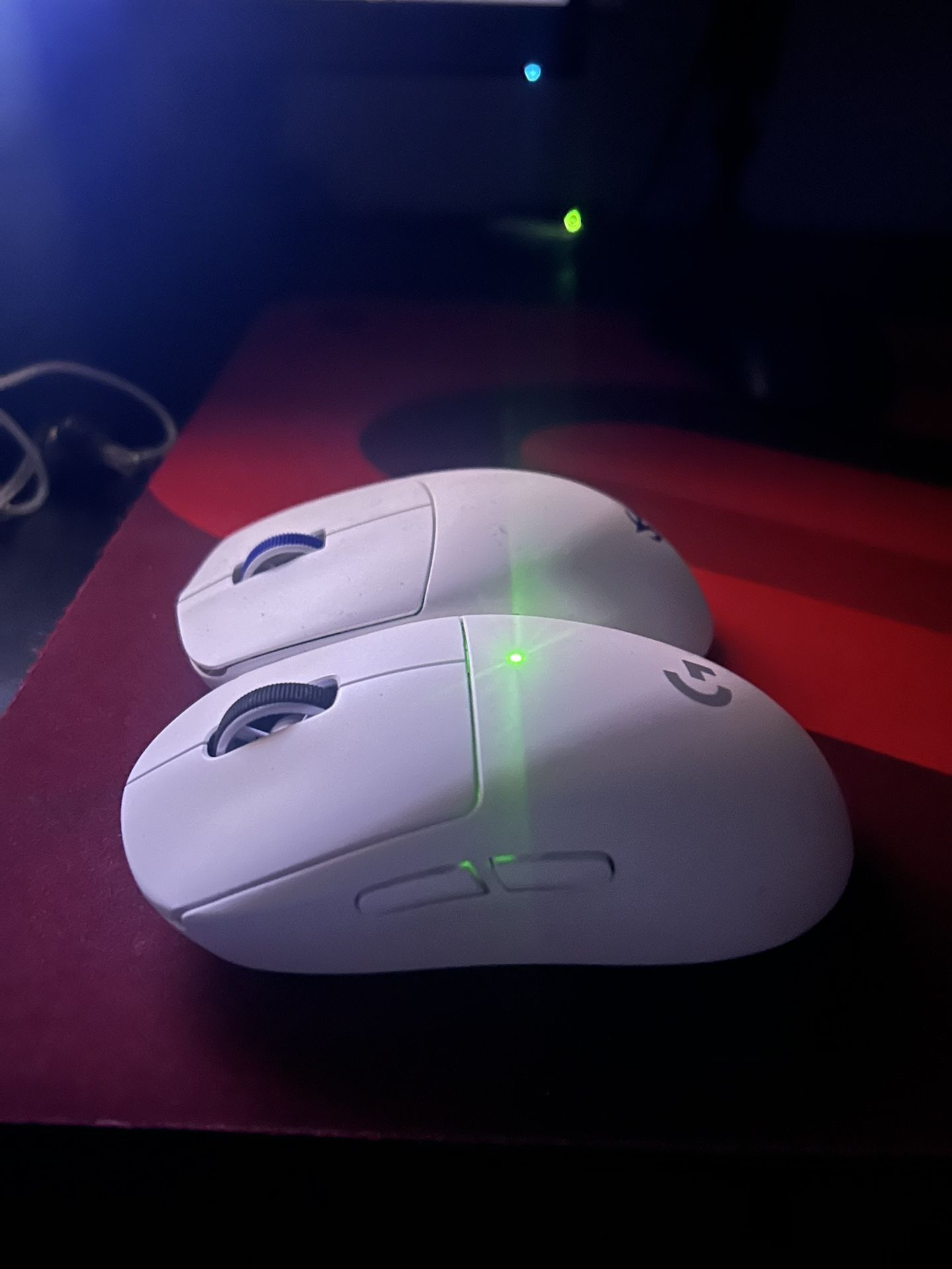 LOGITECH G PRO SUPERLIGHT 2 AND Sora V2