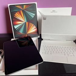 Apple iPad Pro 12.9 5th Gen 256gb WiFi  Perfect Mint  And White MagicKeyboard