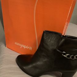 Black New women, boots size 10
