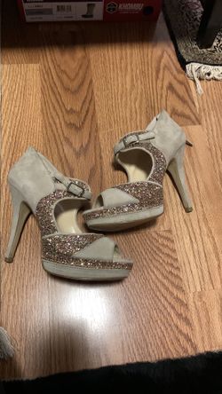 Enzo Angiolini “Easling” Peep-toe Glitter Heels sz8
