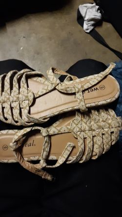 Sandals size 6