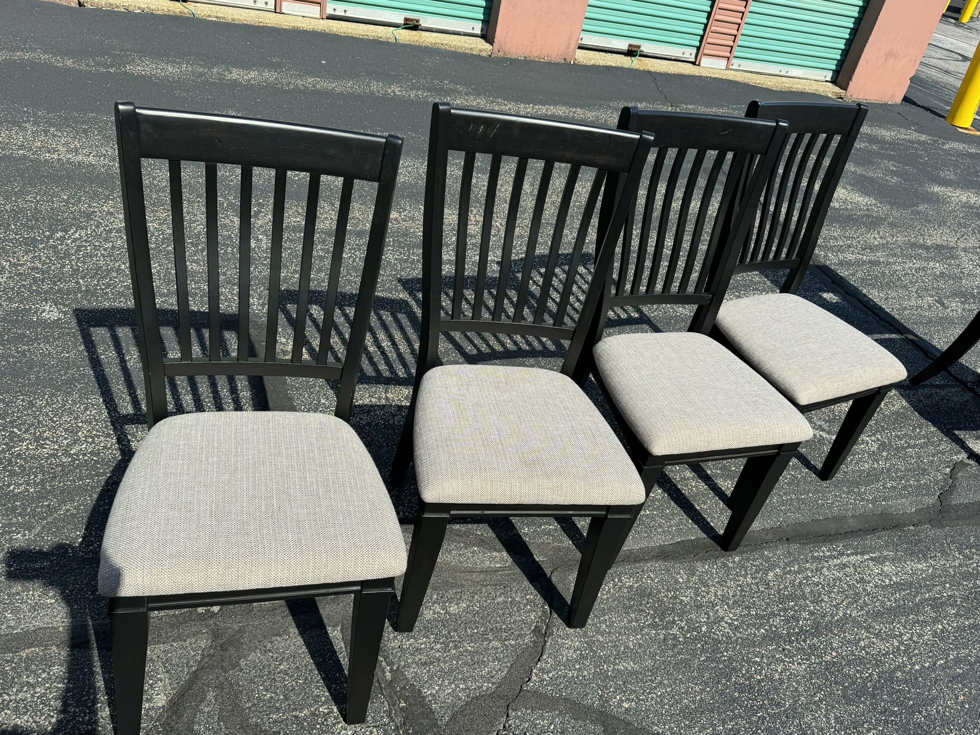 LOT SET Dining Chairs 4piece