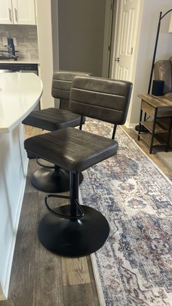 Barstools /kitchen counter