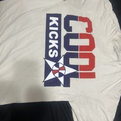 Men’s Medium Cool Kicks T-shirt 