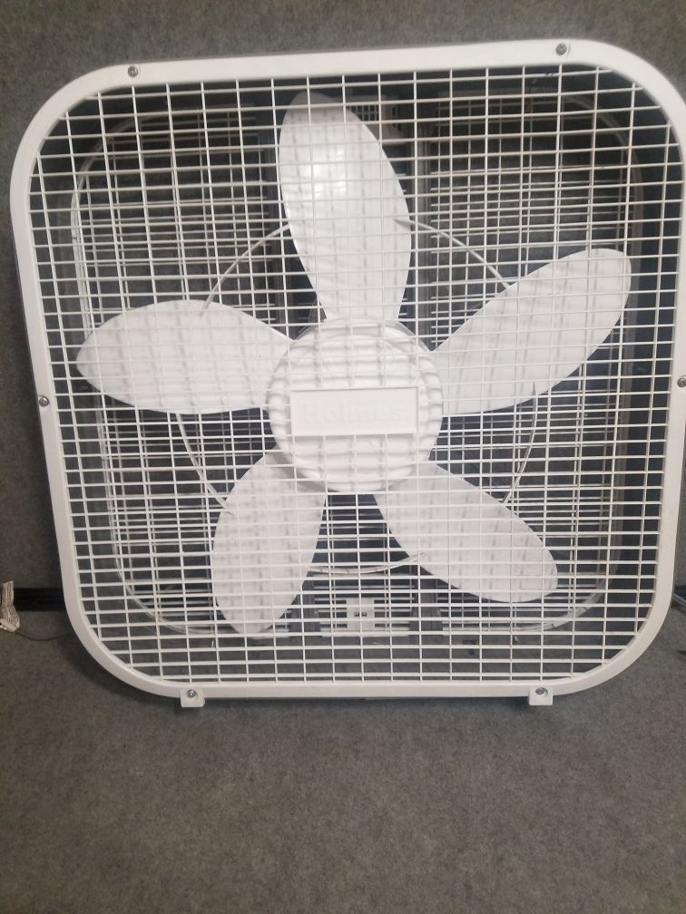 Holmes Box Fan for Sale in Seguin, TX OfferUp