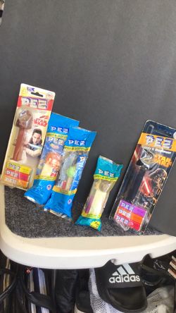 Vintage collectible Star Wars pez candy dispensers