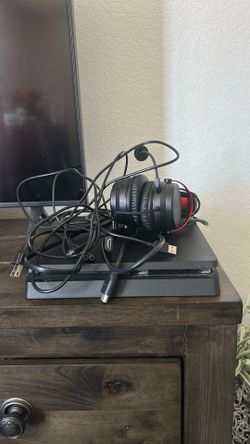 Ps4 in very well condition