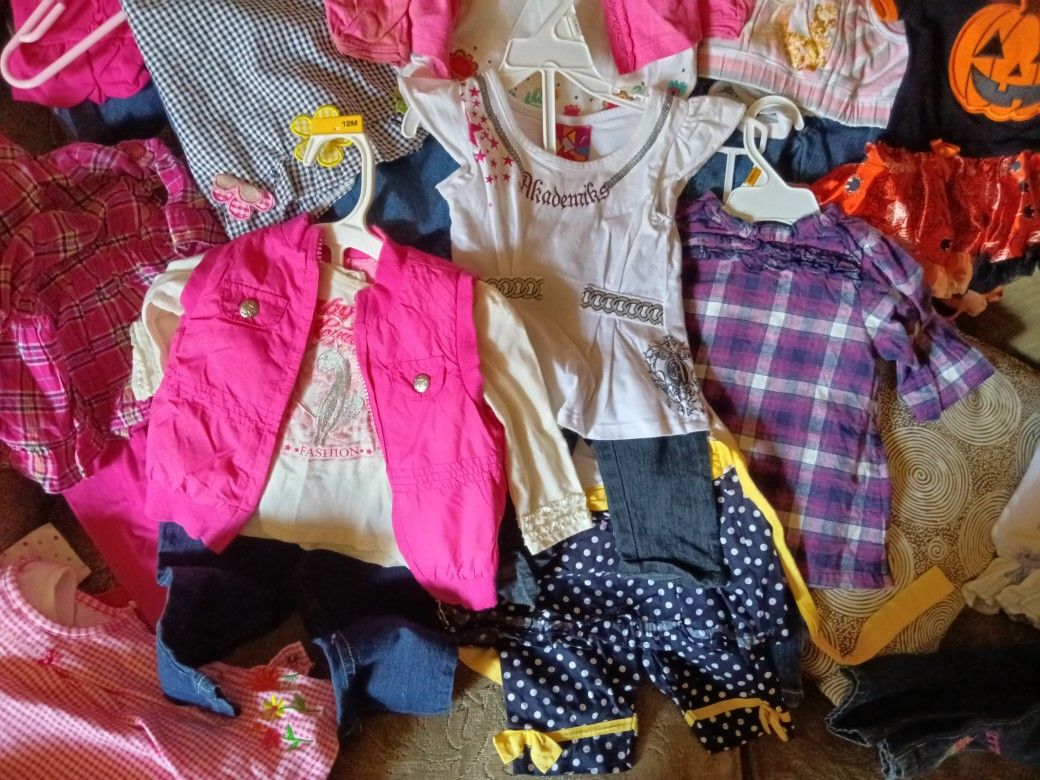 BABY GIRL'S CLOTHES Like New