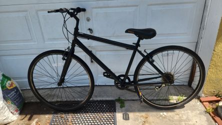 700c Mongoose Paver Hotshot Hybrid Commuter Bike Bicycle, 7 Speed, 18" Frame, Works
