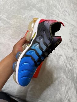 NIKE AIR VAPORMAX PLUS