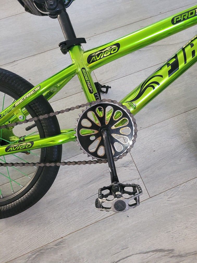 Avigo 16 hotsell crossfire bike