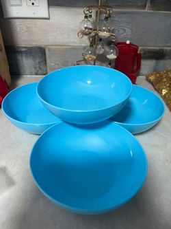 New Beautiful Tupperware Open House Salad Bowls 700ml/24oz Bright Baby Blue