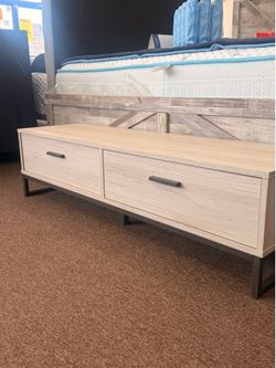 ASHLEY STORAGE BENCH