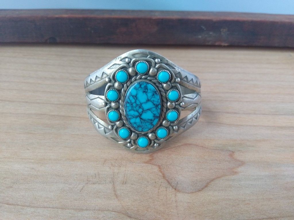 Vintage Turquoises Cuff Bracelet / Negotiate On Price