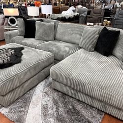 Brand New/ Gray Oversized/ Lindyn Fog 3-piece Chaise Sectional, Seccional, Couch 